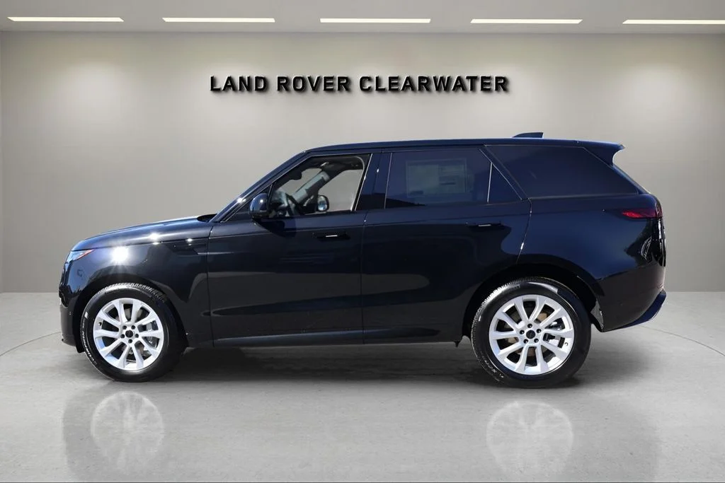 New 2026 Santorini Black Land Rover Dynamic SE image 2