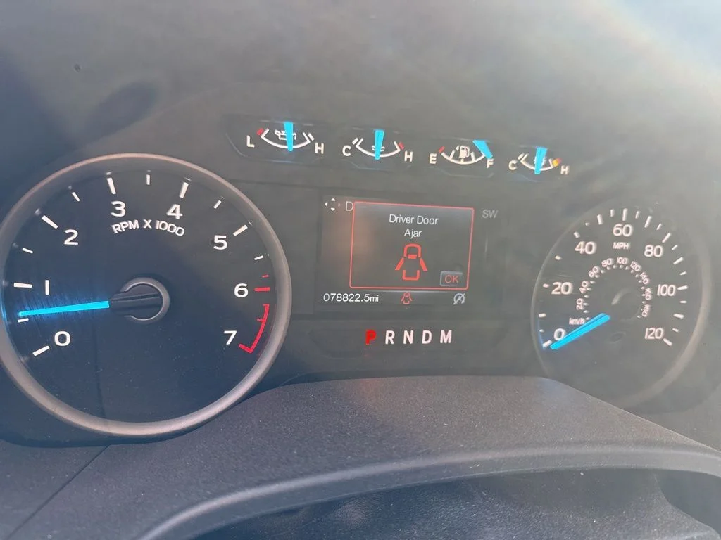 Used 2018 Shadow Black Ford XLT image 3
