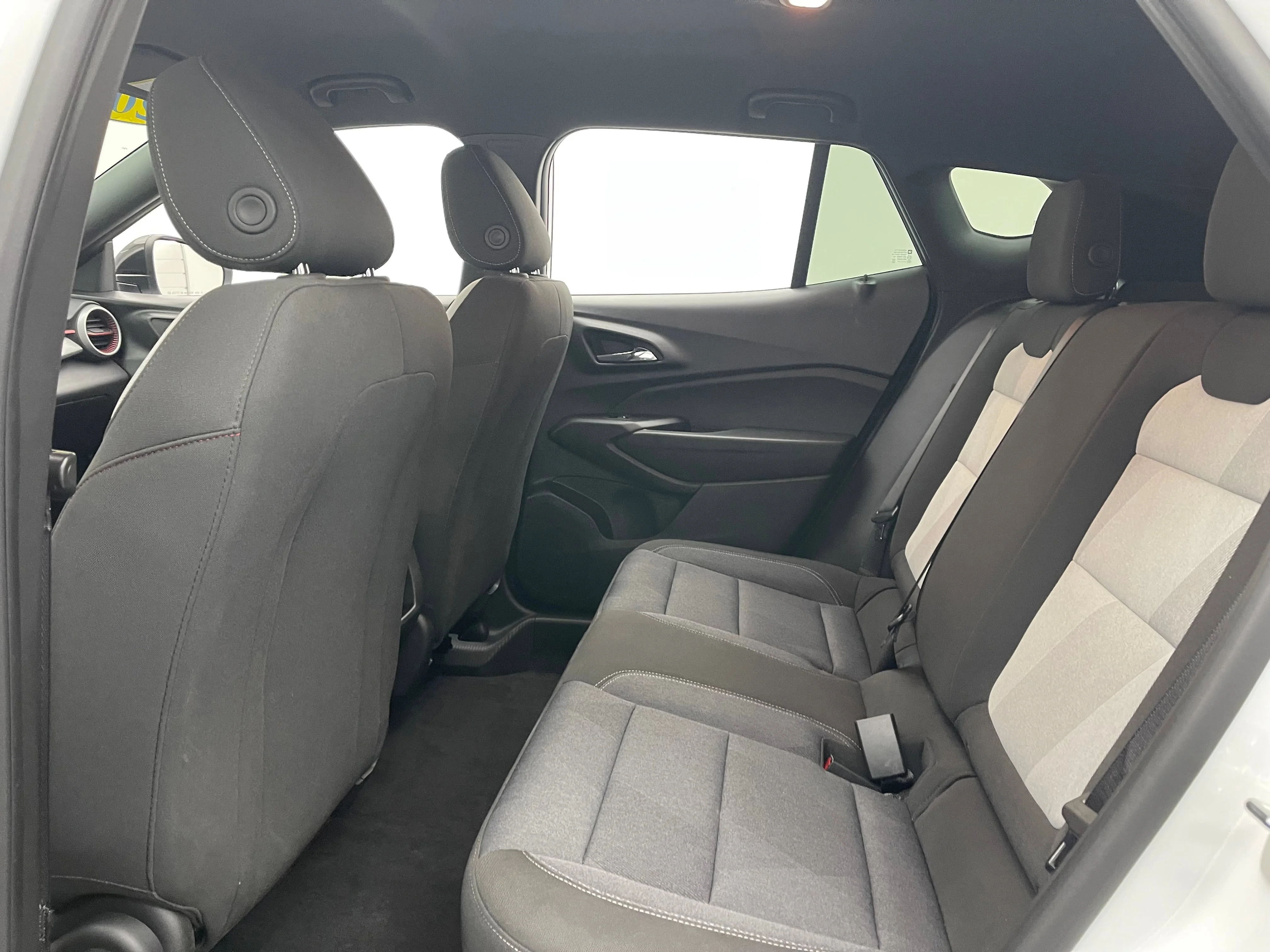 Used 2024 Summit White Chevrolet 1RS image 36