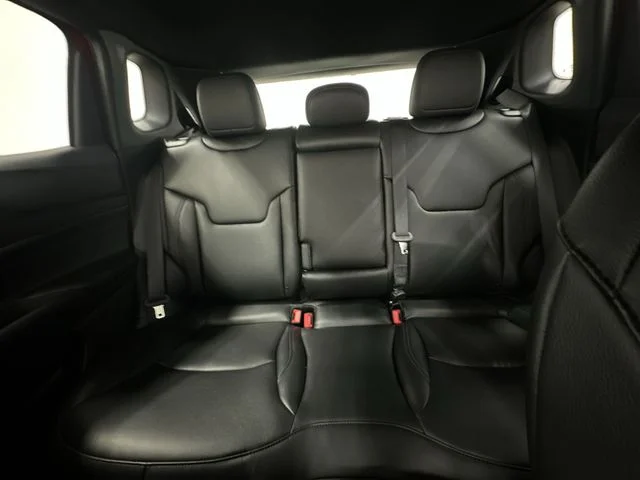 New 2026 Red Hot Pearl-Coat Exterior Paint Jeep Limited image 24