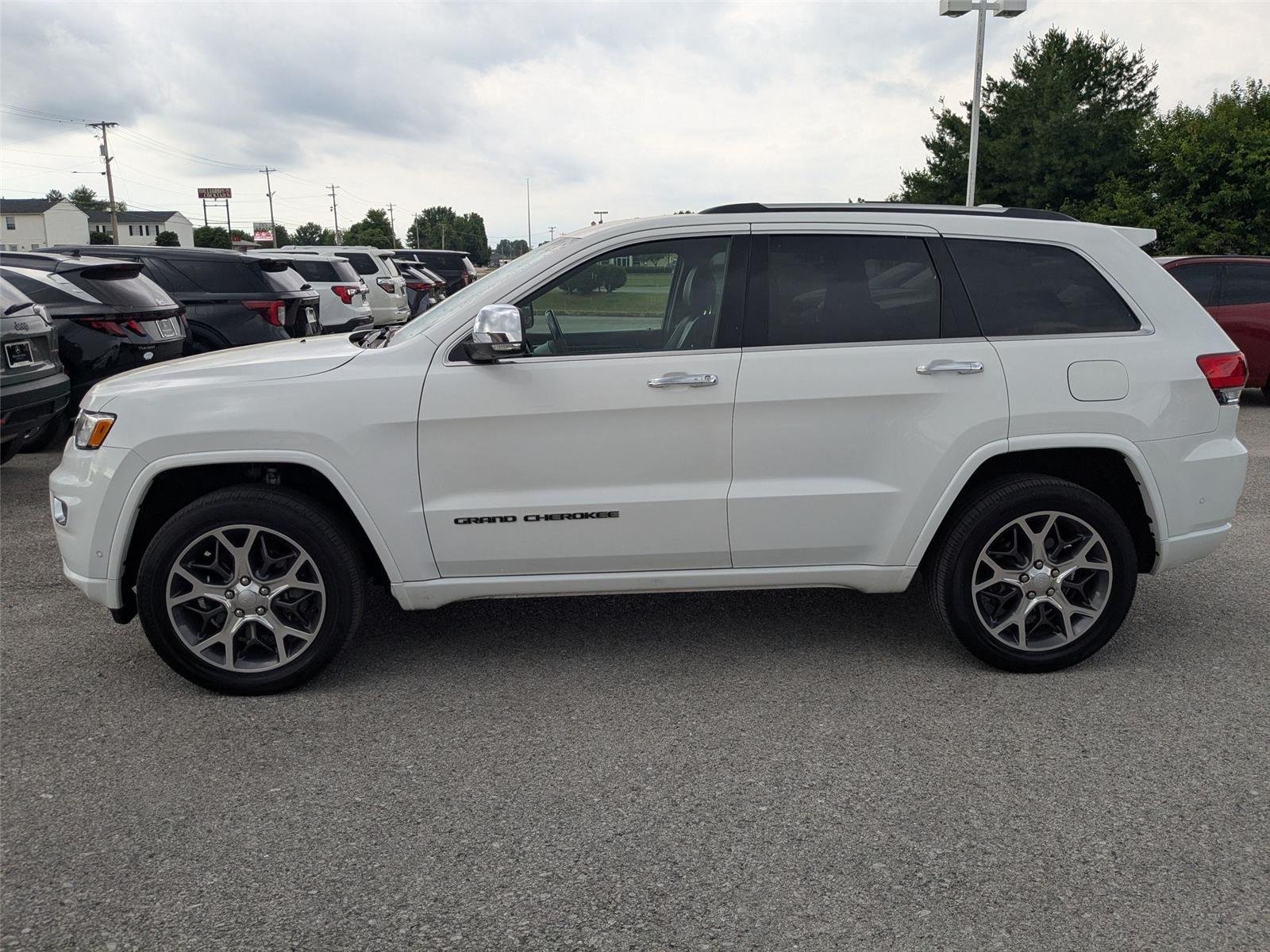 Used 2019 Bright White Clearcoat Jeep Overland image 8