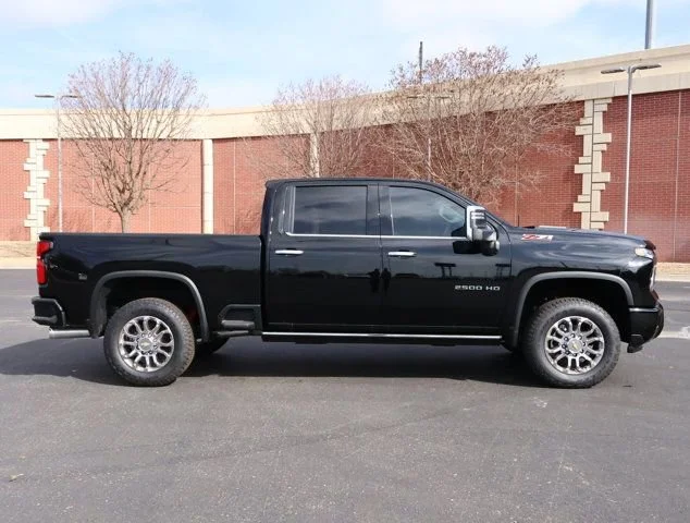 2026 Chevrolet Silverado 2500 HD LTZ - Photo 36
