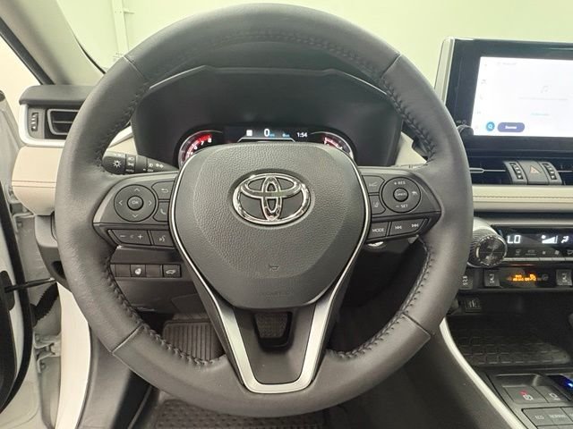 Used 2025 Beige Toyota XLE Premium image 17