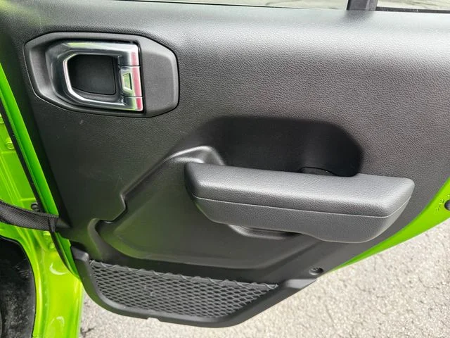 Certified Used 2025  Jeep Sport S 4xe image 15