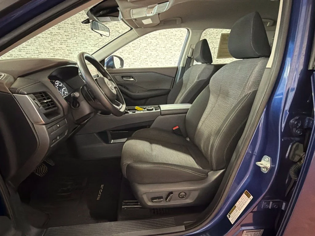 Used 2023 Caspian Blue Metallic Nissan SV image 29