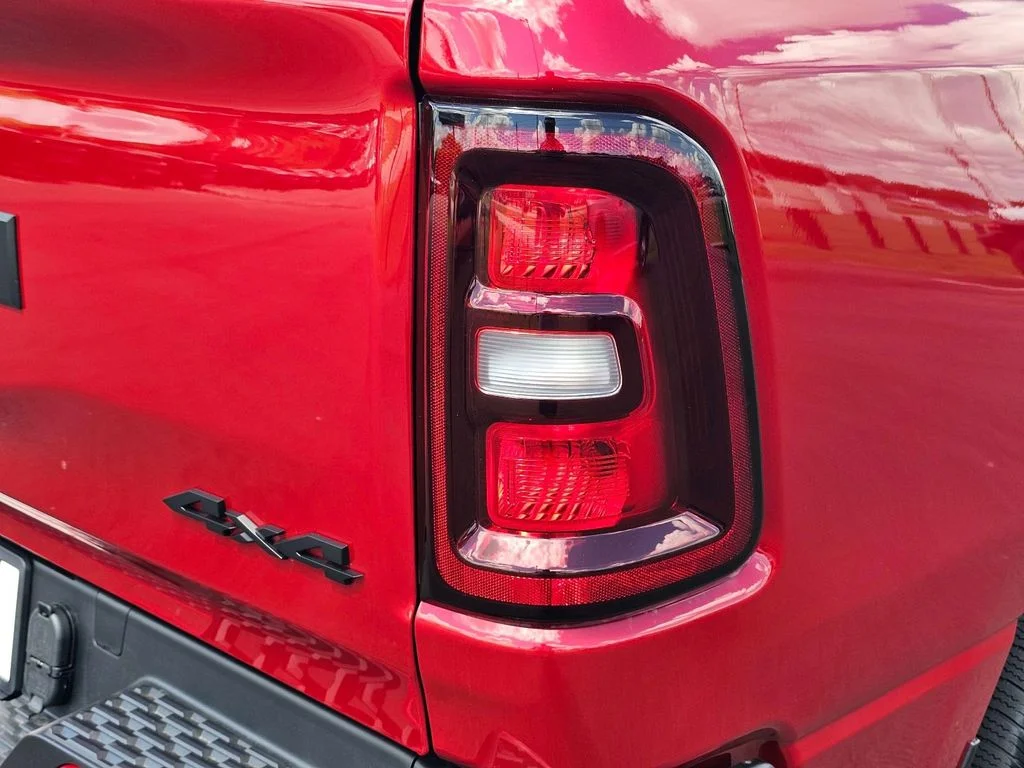 2026 RAM 1500 Express - Photo 10