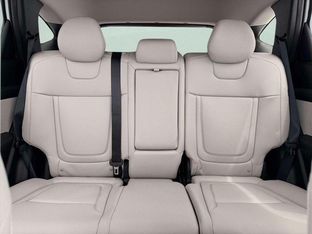 New 2026 White Hyundai SEL Premium FWD image 16