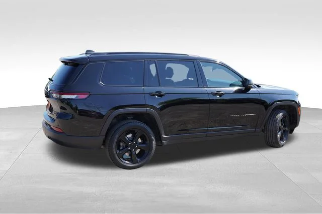 Certified Used 2025 Black Jeep Limited image 4