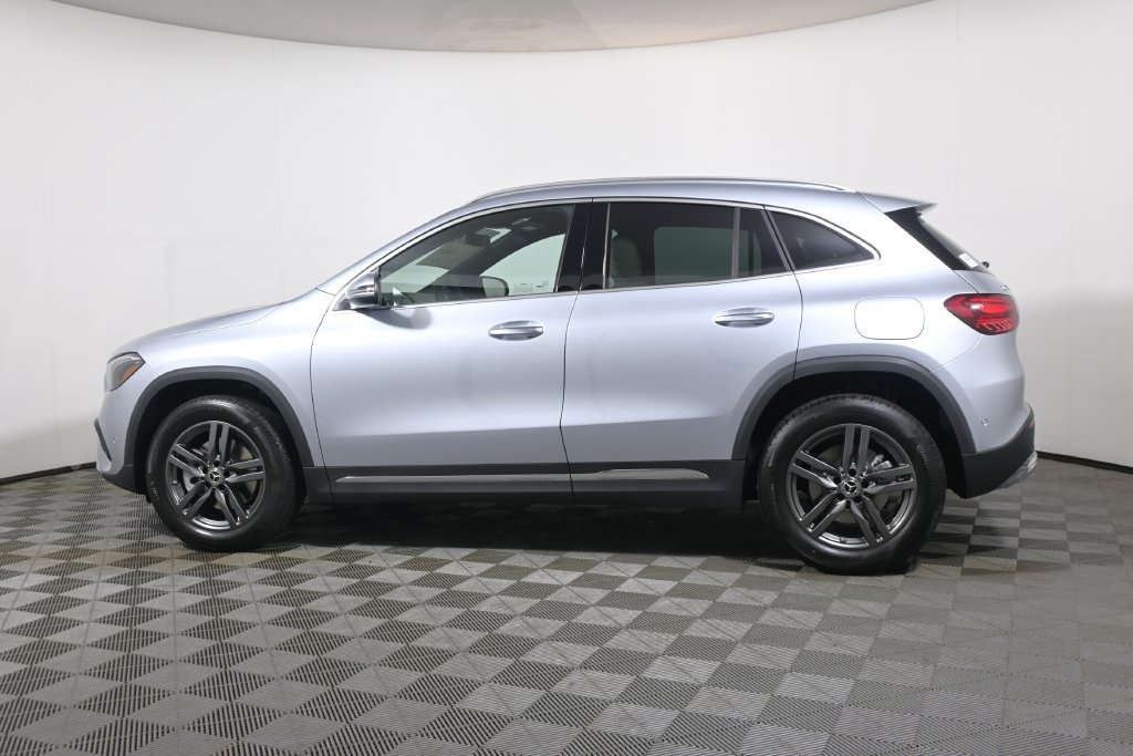 Used 2026 Cirrus Silver Metallic Mercedes-Benz GLA 250 image 2