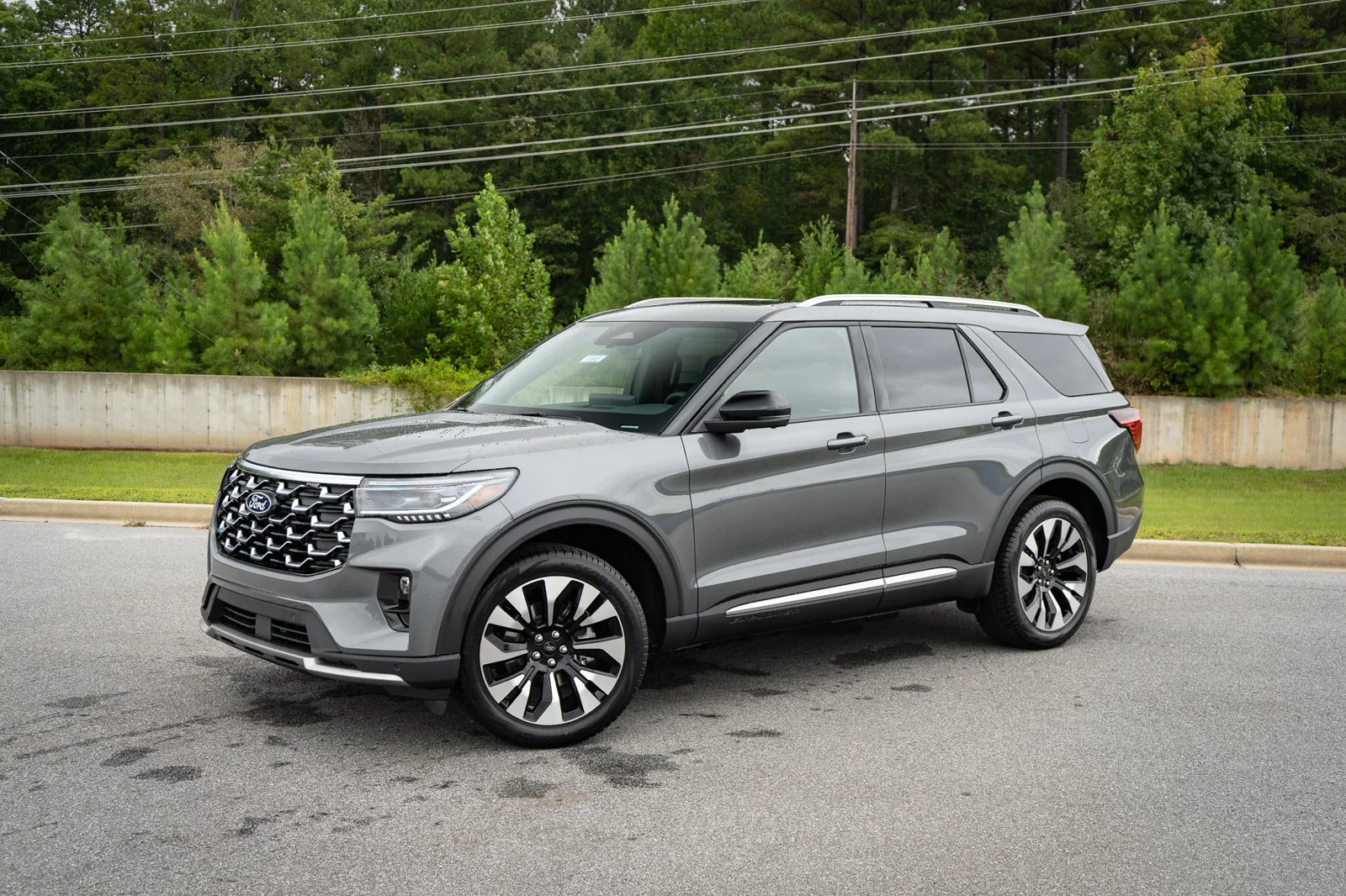 New 2027 Carbonized Gray Metallic Ford Platinum™ image 4