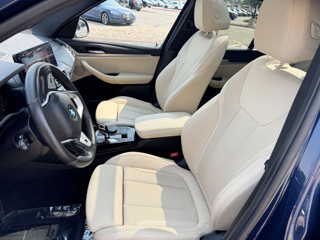 Used 2024 Blue BMW xDrive30i image 15