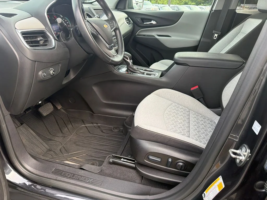 Used 2022 Gray Chevrolet LT image 9