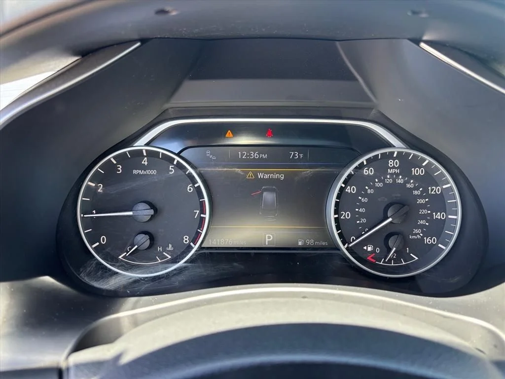 Used 2016 Gray Nissan SL image 8