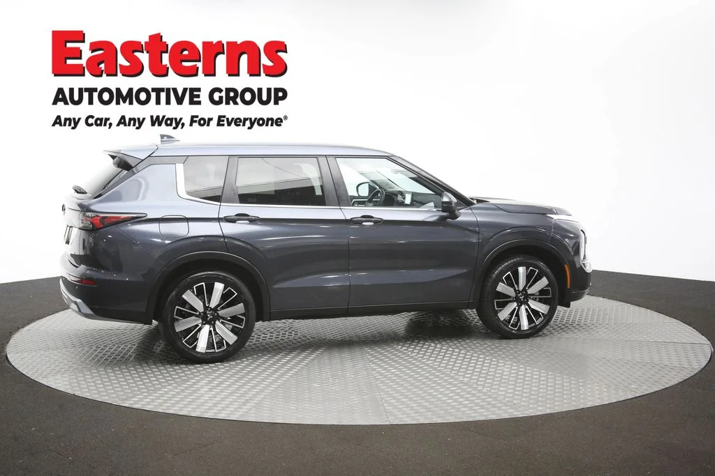 Used 2025 Gray Mitsubishi SE image 44