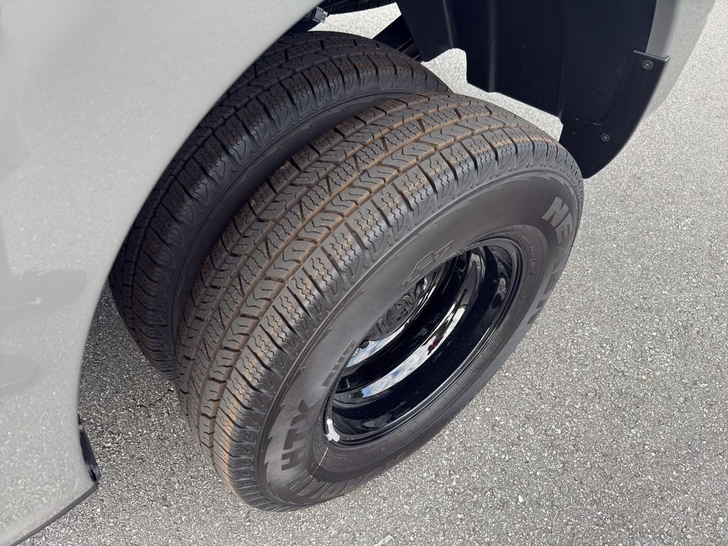 New 2026 Ceramic Gray Clear-Coat Exterior Paint RAM Laramie image 16