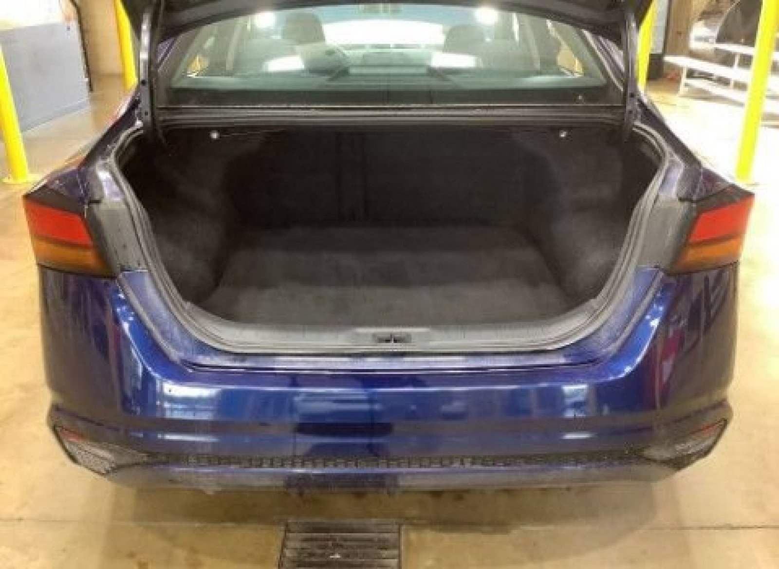 Used 2021 Deep Blue Pearl Nissan 2.5 S image 12