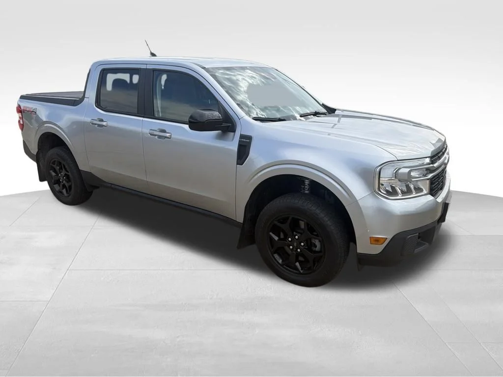 Used 2024 Silver Ford Lariat image 2