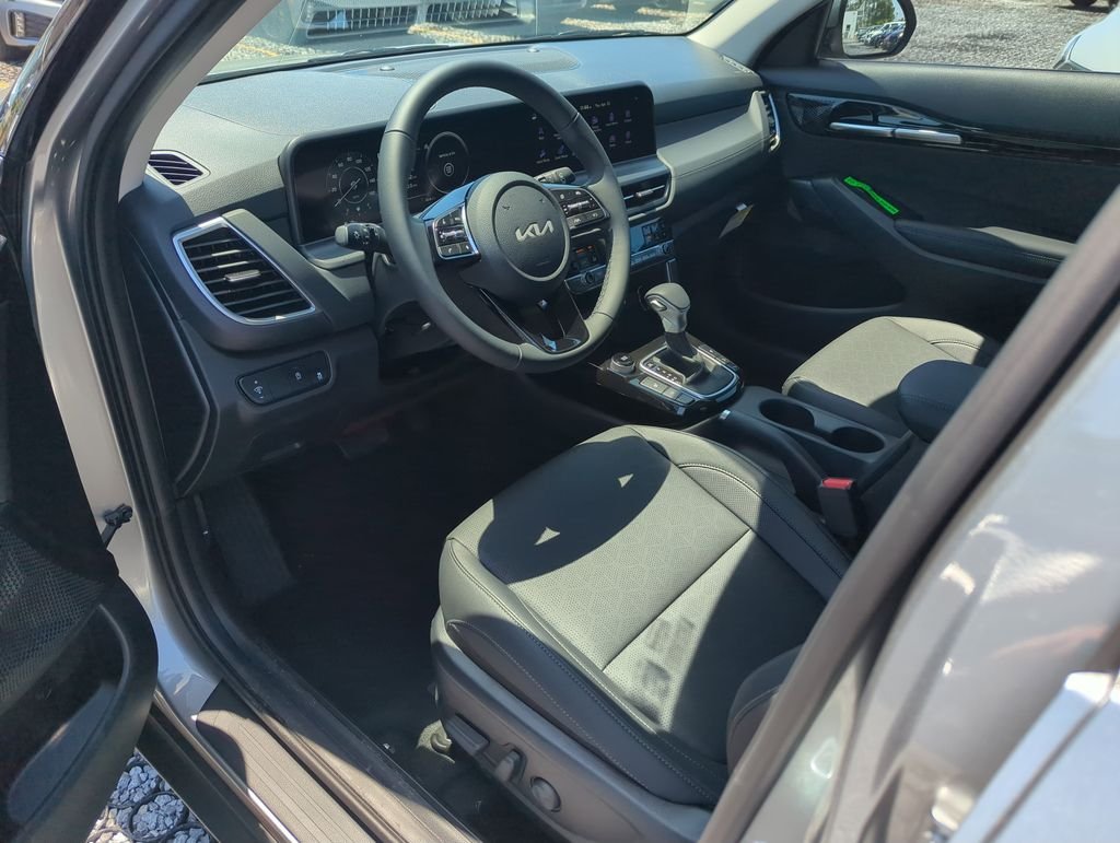 New 2026 Steel Gray Kia EX image 11