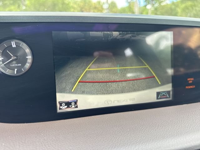 2021 Lexus ES 350 - Photo 17