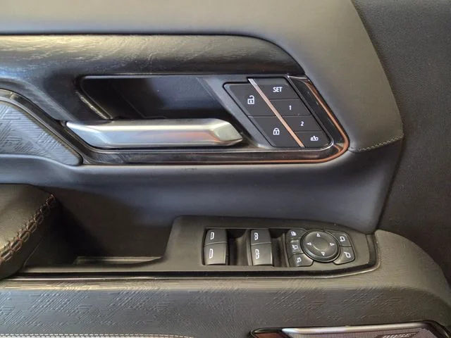 Used 2024 White GMC AT4X image 27