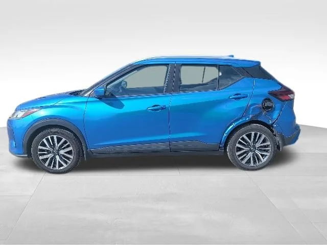 Used 2023 Blue Nissan SV image 6
