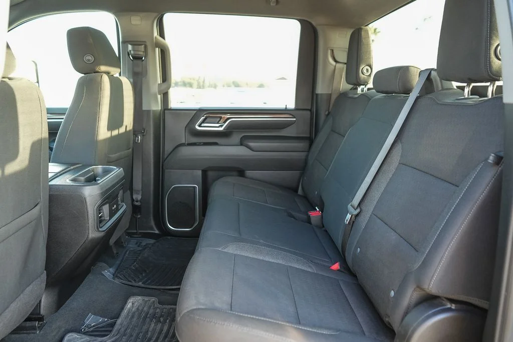 Used 2025 White Chevrolet LT image 19