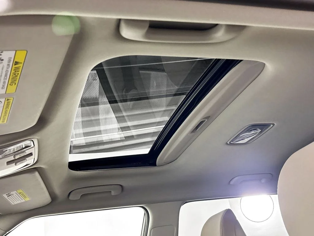 Used 2023 Green Kia EX image 19