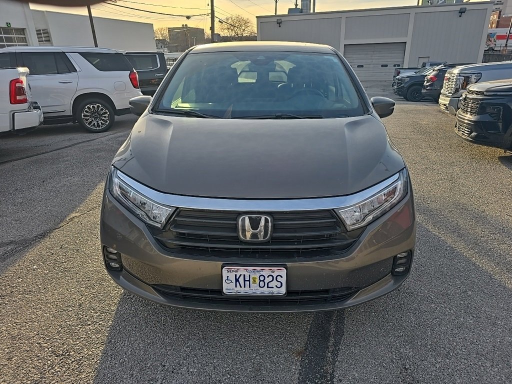 Used 2022 Honda Odyssey Touring with VIN 5FNRL6H82NB045459 for sale in Kansas City