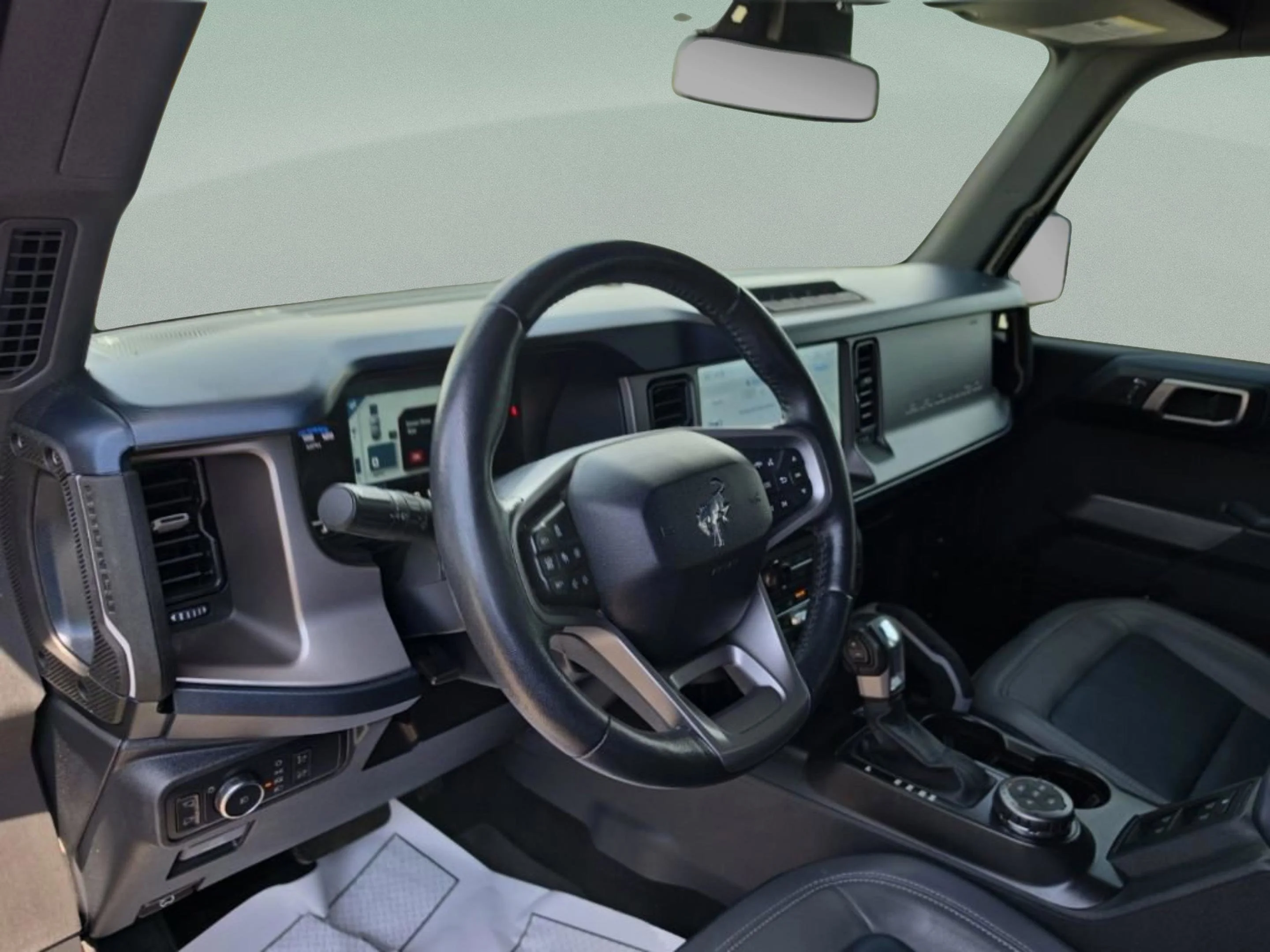 Used 2022 Gray Ford Outer Banks image 15