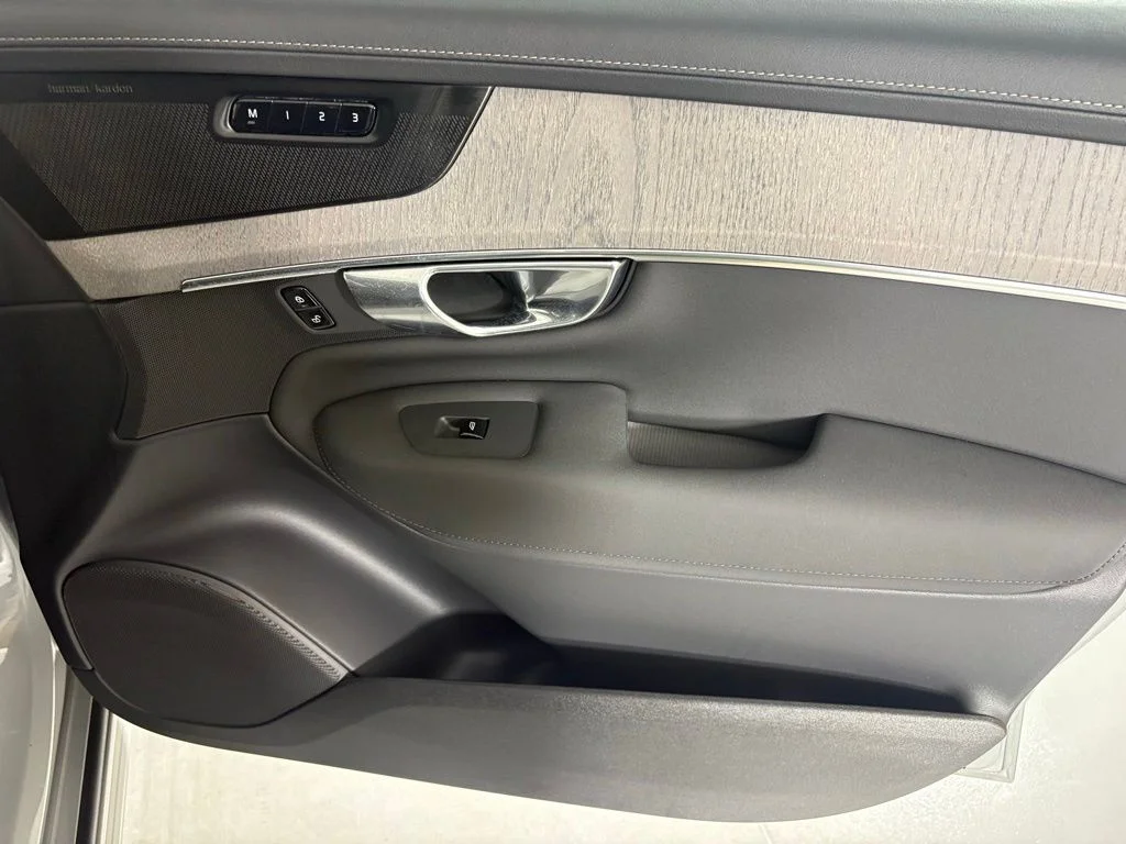 New 2026 Vapour Grey Volvo Ultra image 12
