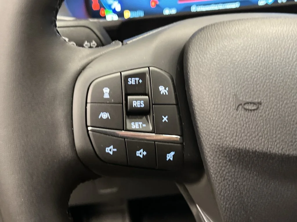 New 2025 Carbonized Gray Metallic Ford Outer Banks® image 27