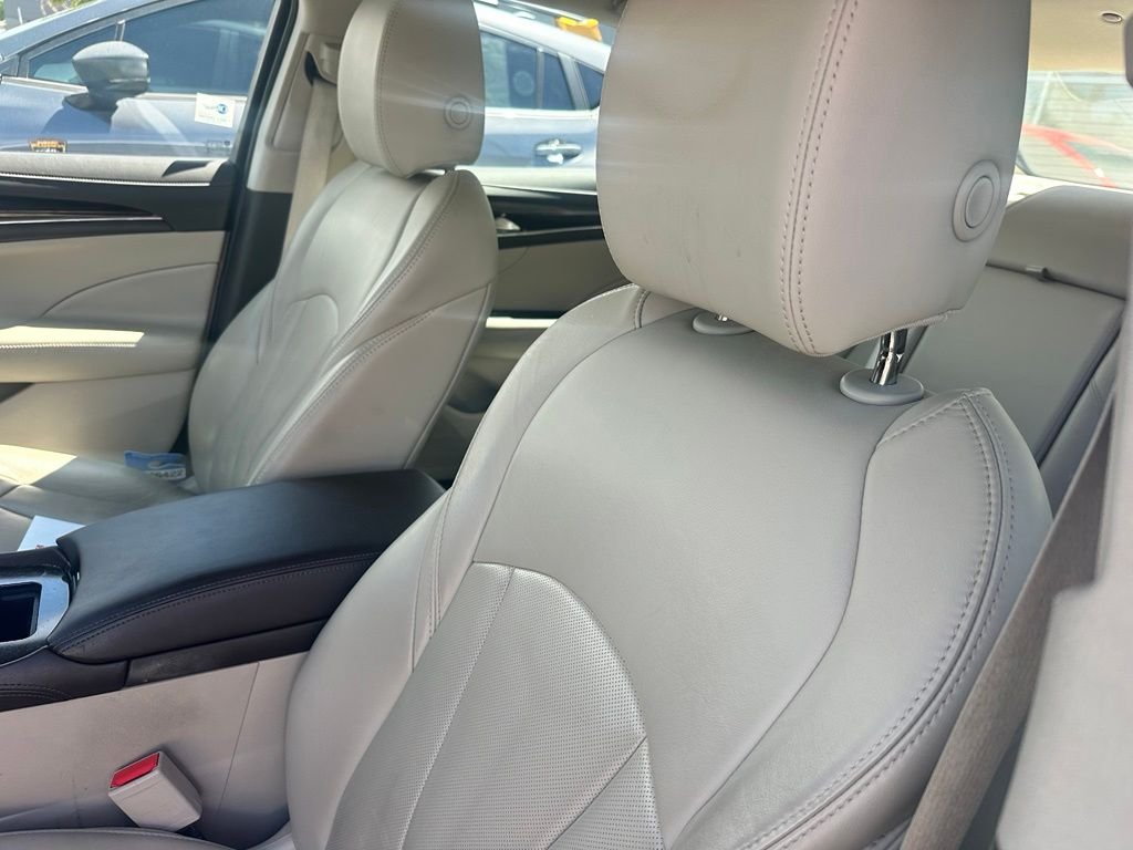 Used 2018 White Buick Premium I Group image 14