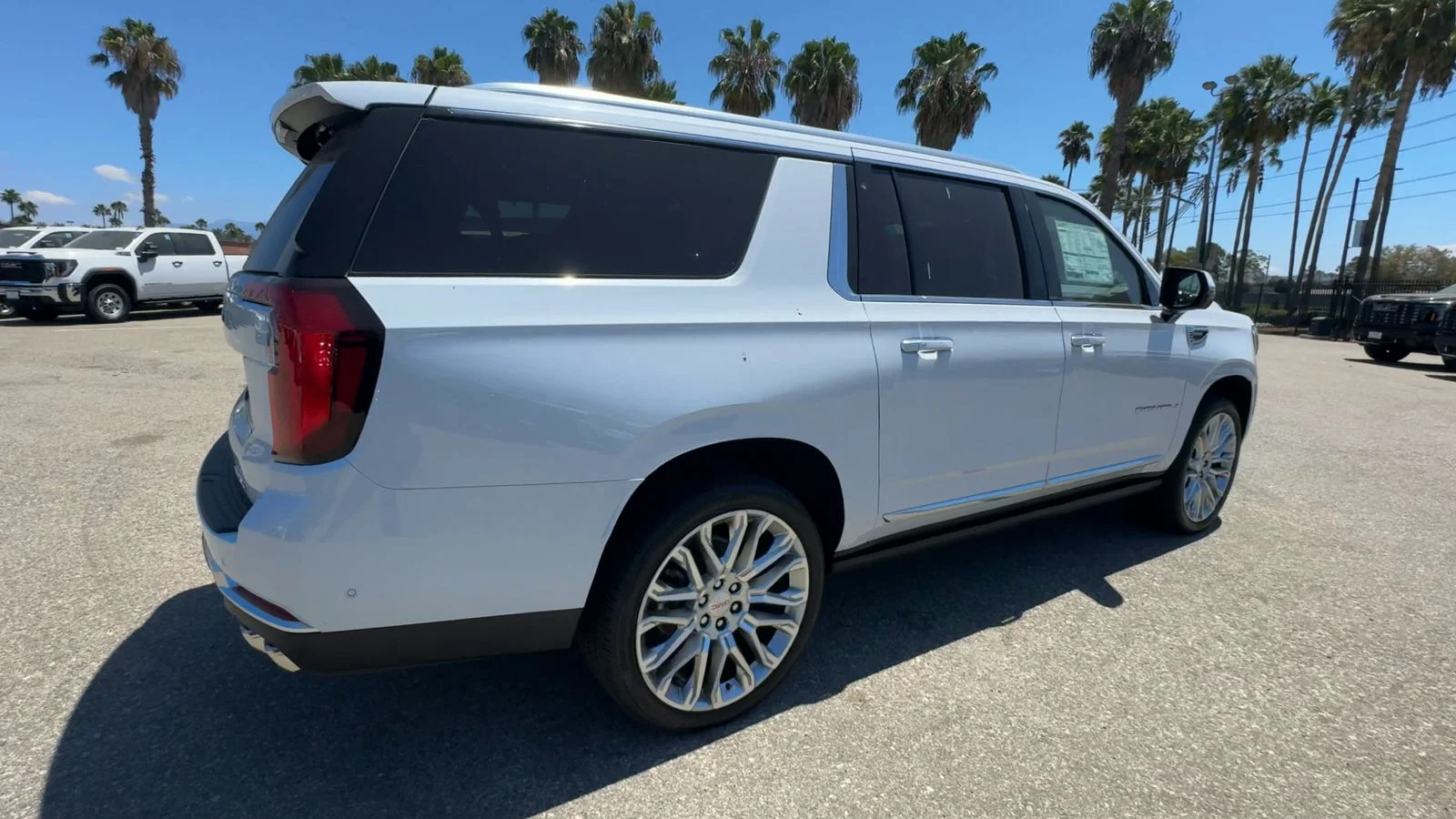 2026 GMC Yukon XL Denali - Photo 8
