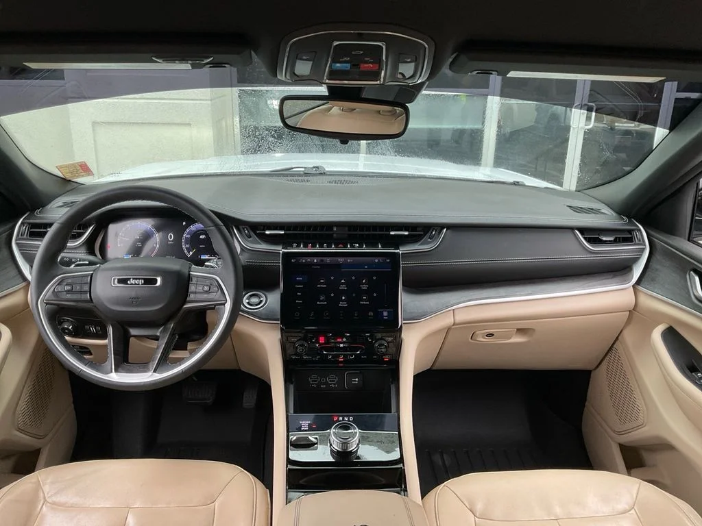 Used 2023 White Jeep Limited image 18