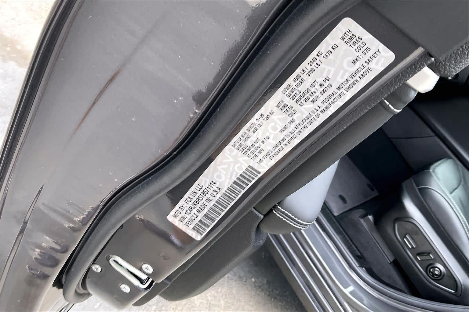 New 2026 Baltic Gray Metallic Clear-Coat Exterior Paint Jeep Limited Reserve image 20
