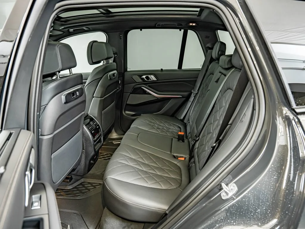 New 2026 Dravit Grey Metallic BMW xDrive40i image 35