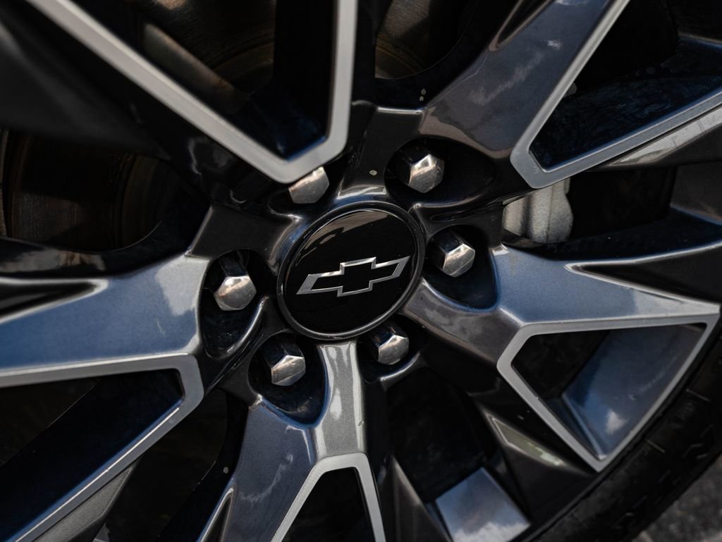 Used 2021 Satin Steel Metallic Chevrolet Z71 image 8