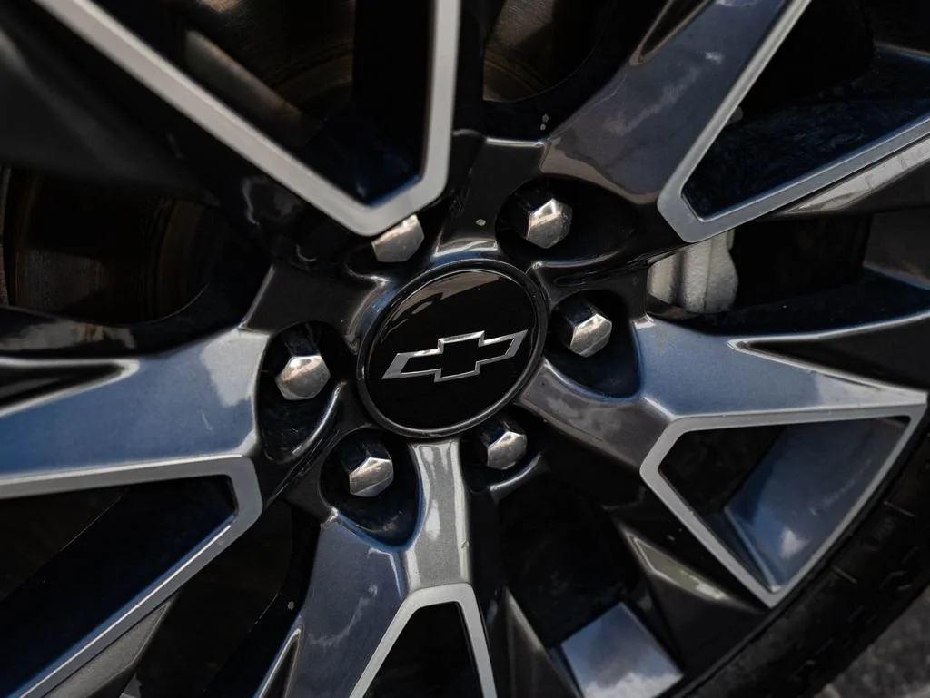 Used 2021 Satin Steel Metallic Chevrolet Z71 image 8