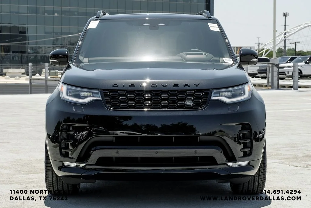 New 2026 Santorini Black Metallic Land Rover Dynamic SE image 3
