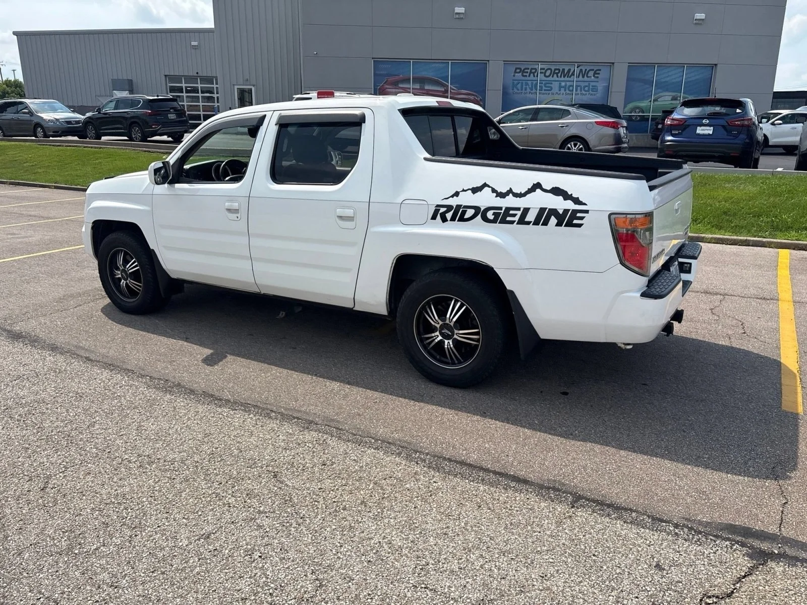 Used 2008 Taffeta White Honda RTL image 8