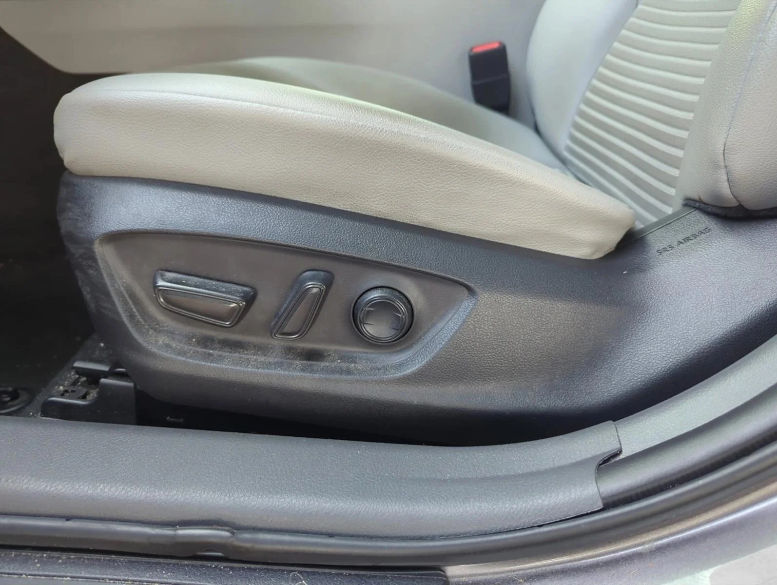 Used 2022 Predawn Gray Mica Toyota Hybrid SE image 9