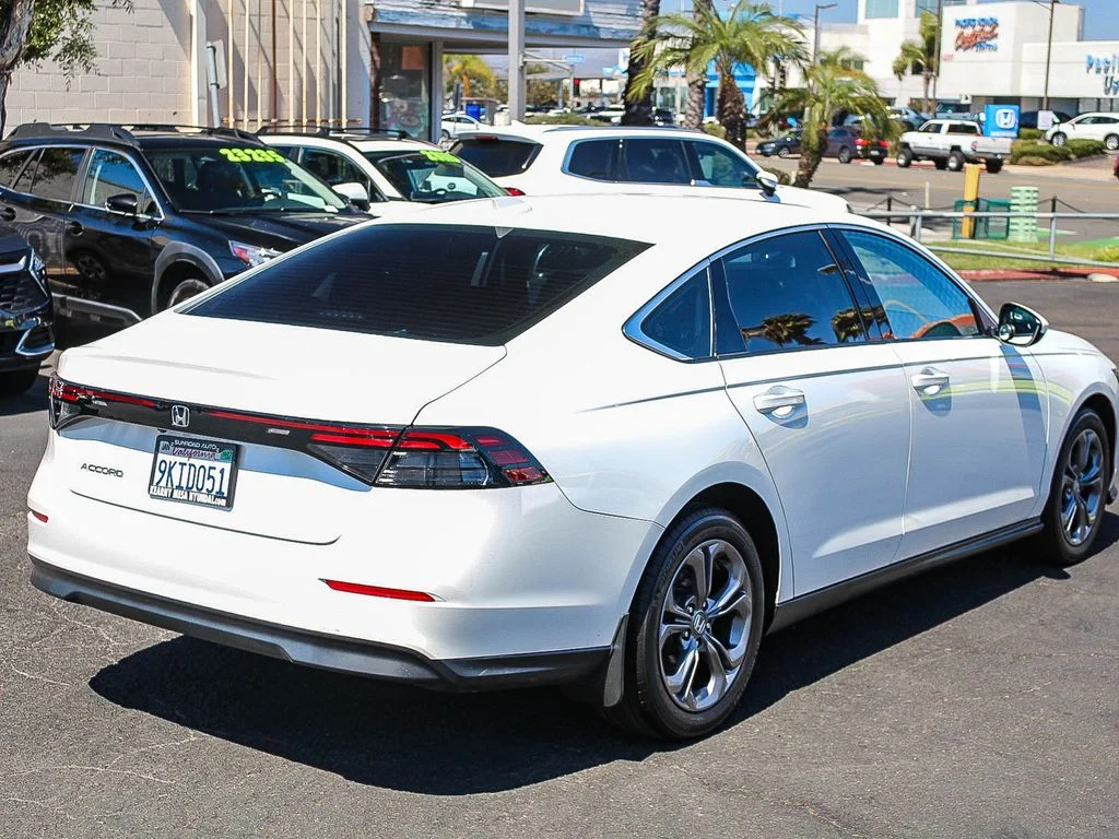 Used 2024 White Honda EX image 8