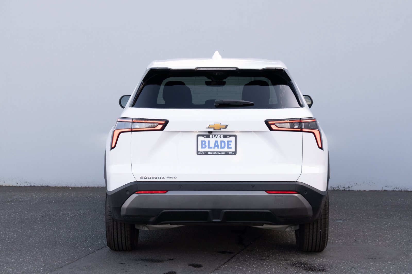 New 2027 Summit White Chevrolet AWD LT image 19