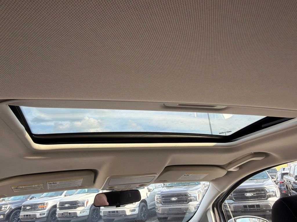 Used 2021 Silver Metallic Ford SE image 33