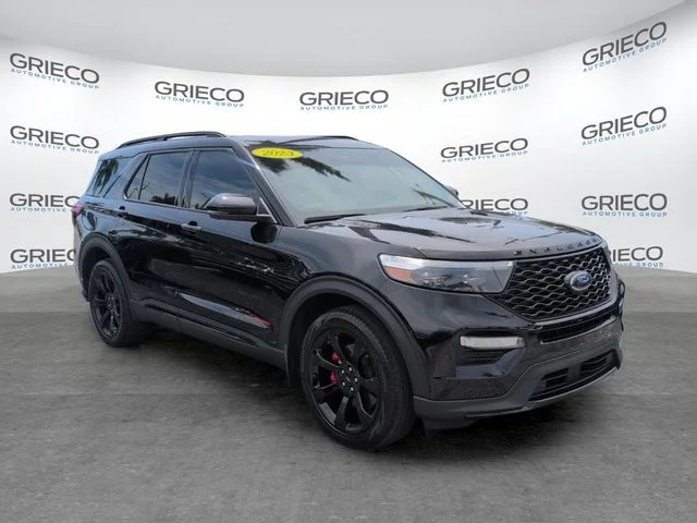 2023 Ford Explorer ST 4WD's photo