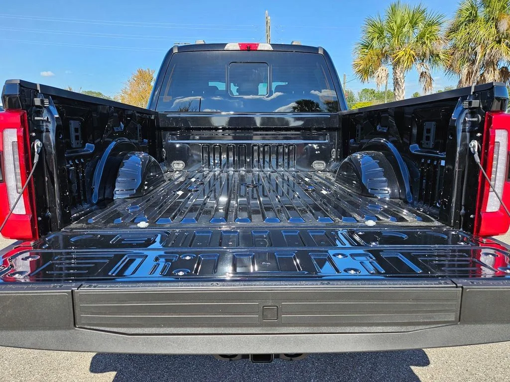 2026 Ford F-350 Super Duty Platinum - Photo 30