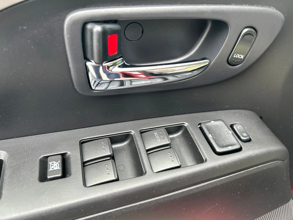 Used 2014 Red Mazda Sport image 13