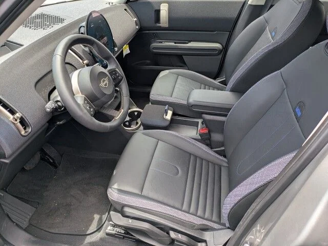 Used 2025 Silver MINI Cooper S ALL4 image 10