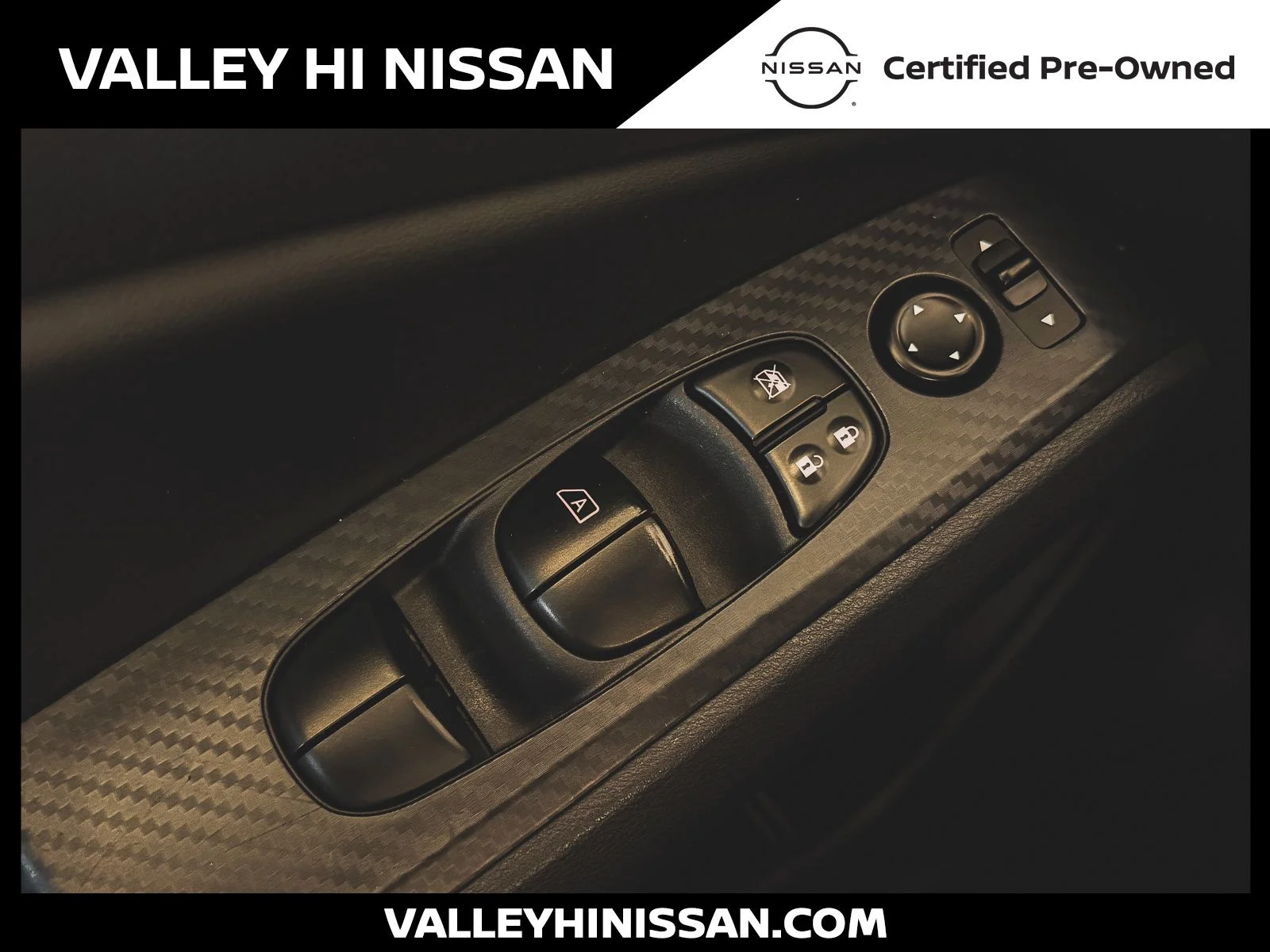 Used 2025 White Nissan 2.5 SV image 28