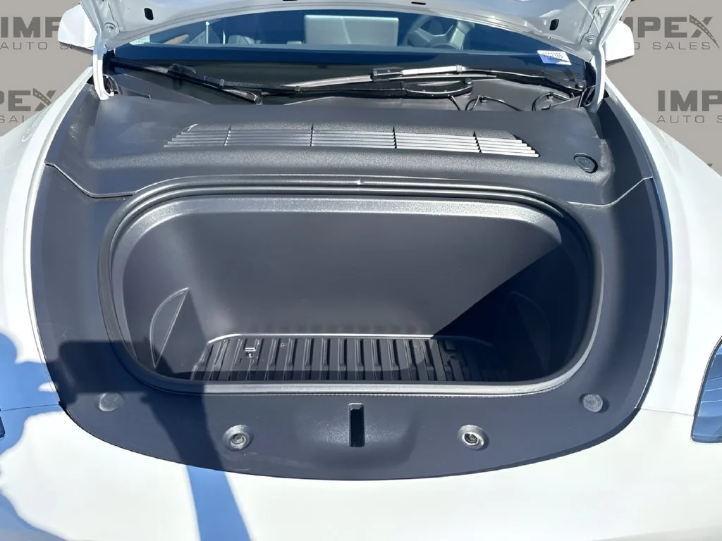 Used 2025 White Tesla Long Range image 31
